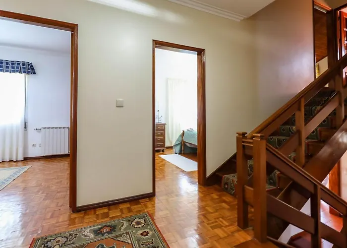 Casa Do Azal بيت للعطل